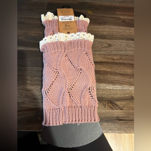 Born Boot Topper Mauve with Lace Trim - Picture 3 of 4